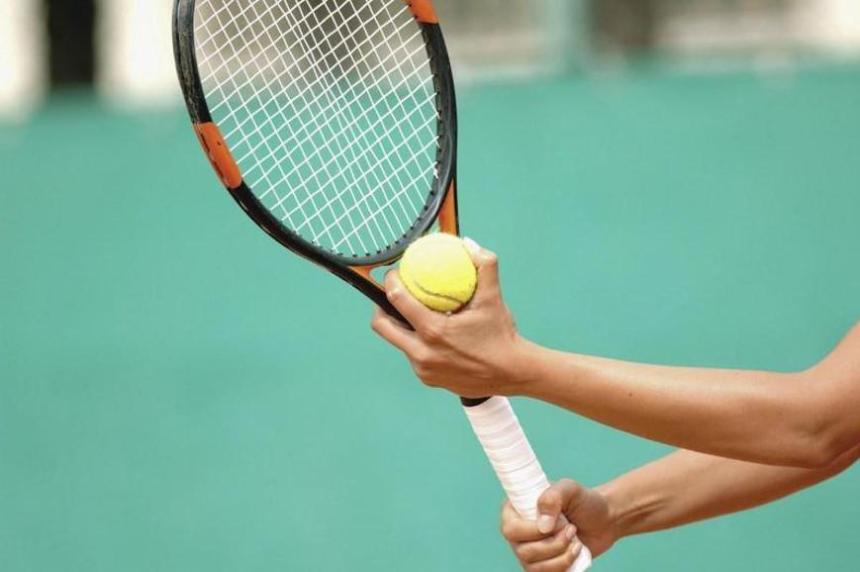 Организаторы Australian Open разрешили теннисистам с COVID-19 участвовать в турнире — Financial Times