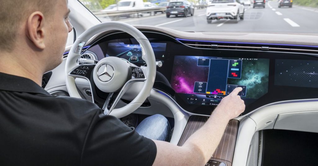 Mercedes-Benz первым привнес автоматизированное вождение 3-го уровня в США.