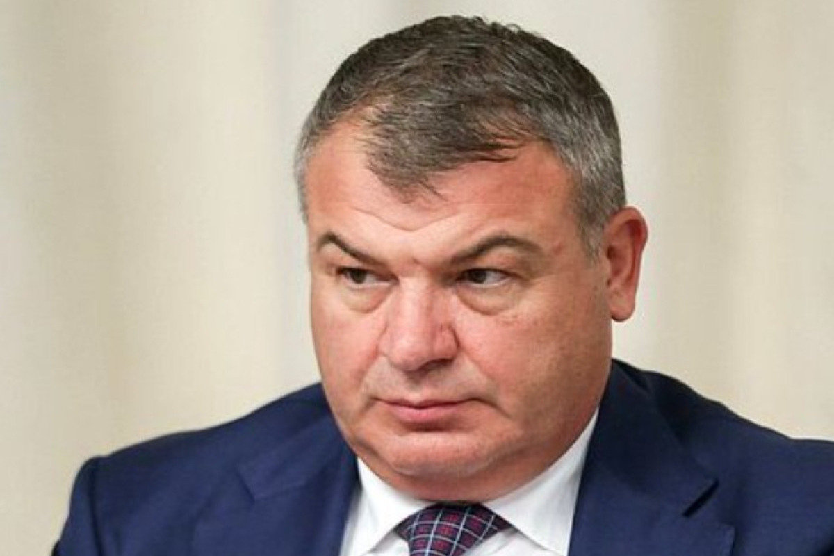 В корпорации «Ростех» опровергли отъезд экс-главы Минобороны Сердюкова из России — Financial Times
