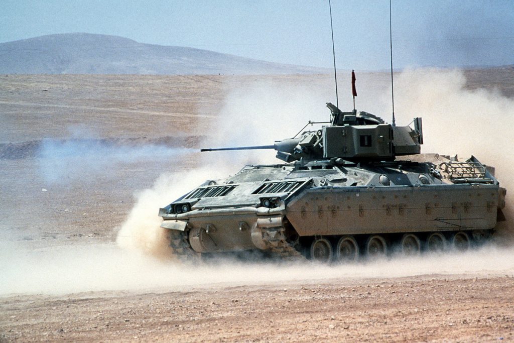 Reuters: в новый пакет военной помощи Украине включат около 50 БМП Bradley — Financial Times