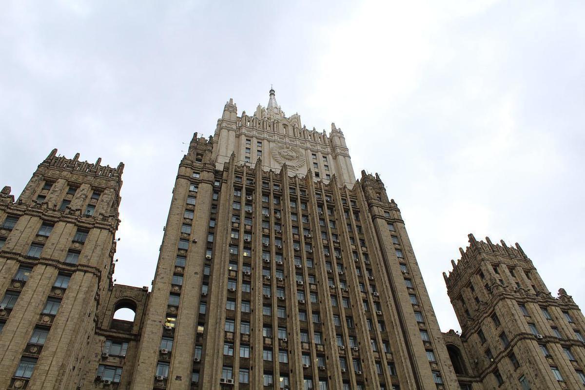 МИД РФ назвал лицемерной критику Борреля после выступления Лаврова — Financial Times
