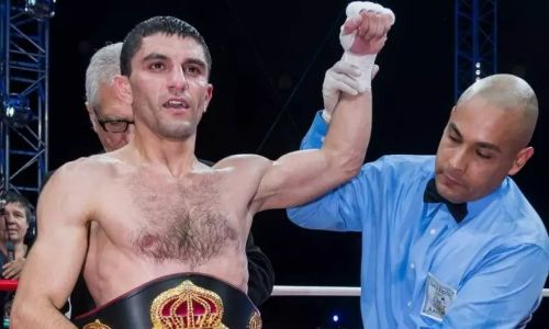 Украинский боксер побил непобежденного соперника в бою за титул чемпиона мира