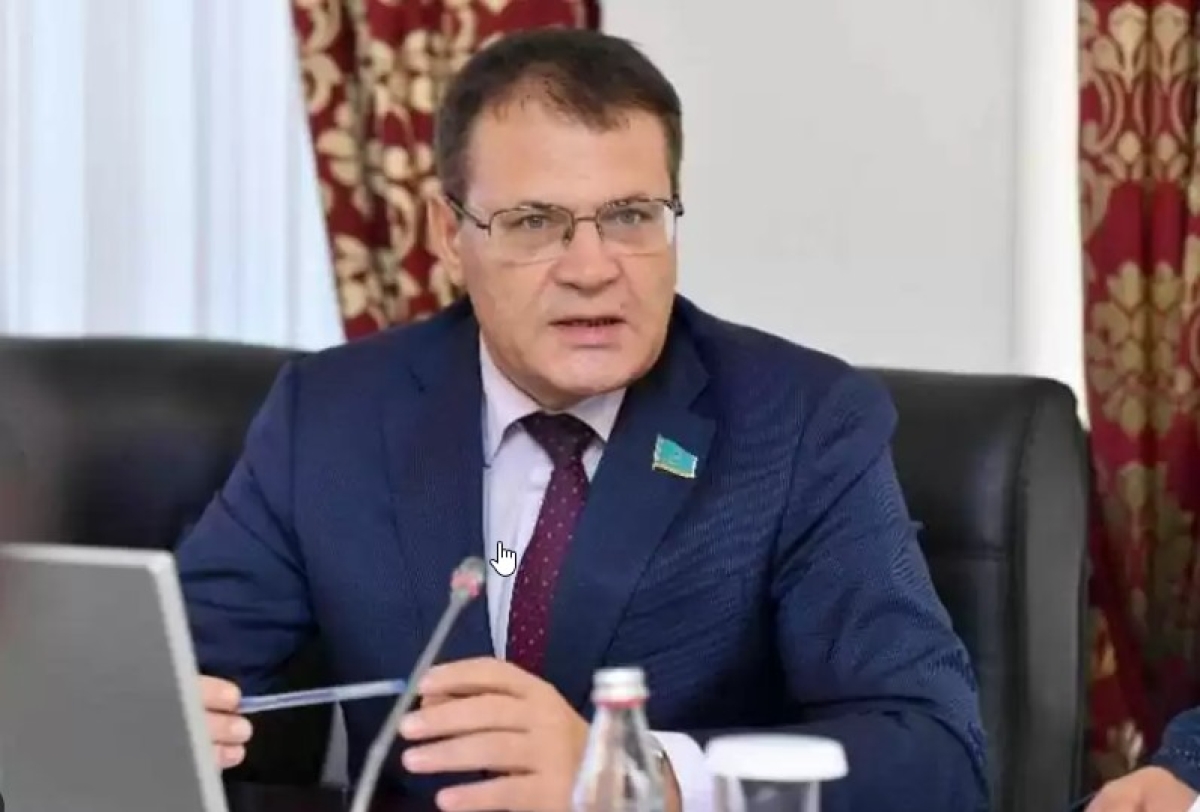Указом Главы государства прекращены полномочия депутата Сената Парламента РК Андрея Лукина
