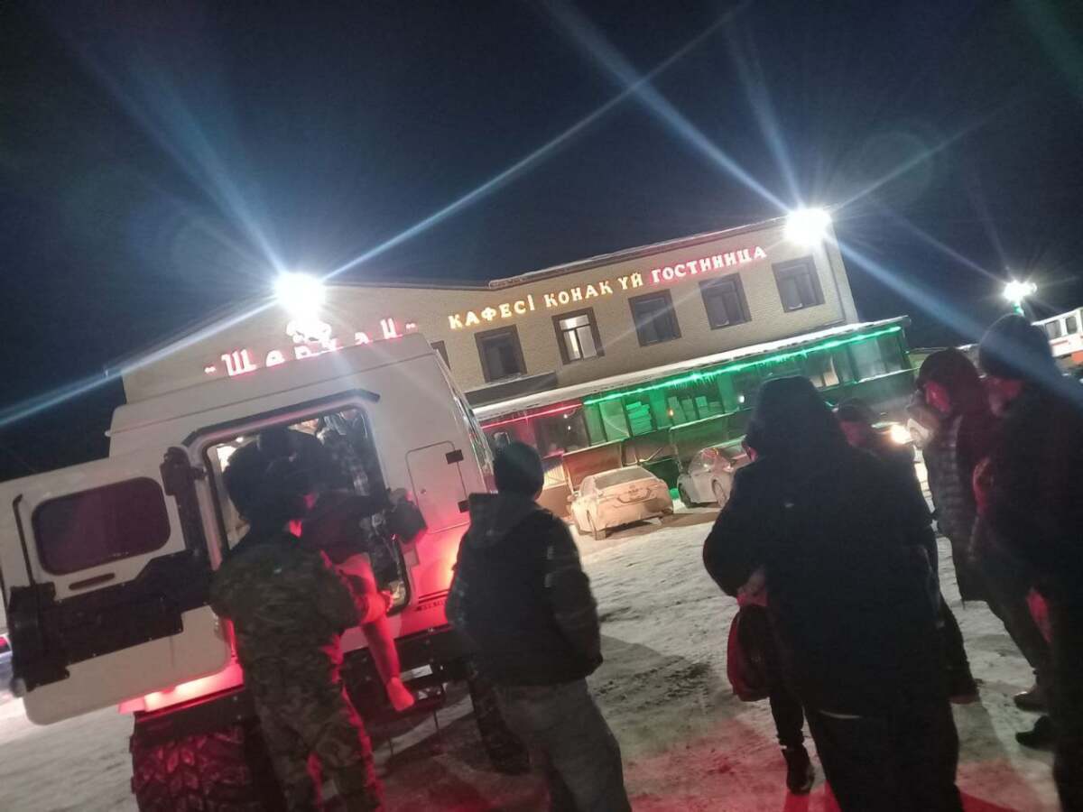 Автобус с 33 пассажирами застрял на трассе в Актюбинской области