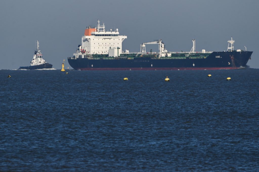 Bloomberg: в Сингапуре придумали необычный способ зарабатывать на российской нефти — Financial Times