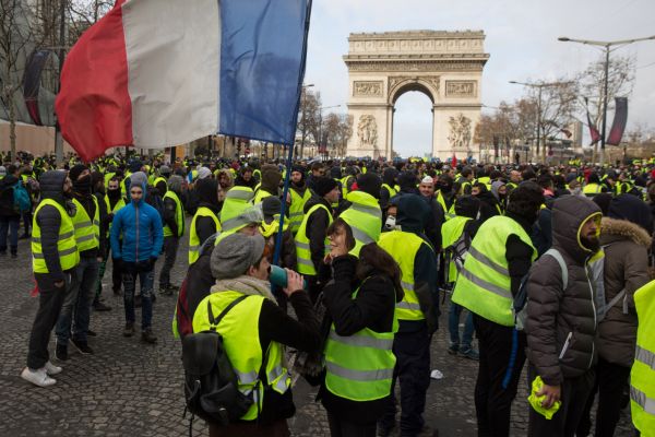 Во Франции прошли акции протеста против инфляции — Financial Times