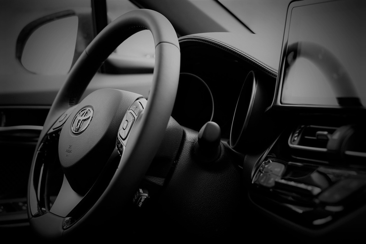 «Известия»: Toyota возобновила поставки запчастей в Россию — Financial Times