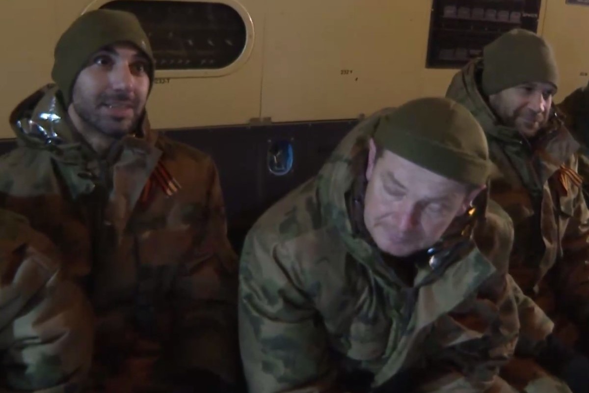 Освобожденные из плена военнослужащие поделились эмоциями после возвращения на родину — Financial Times