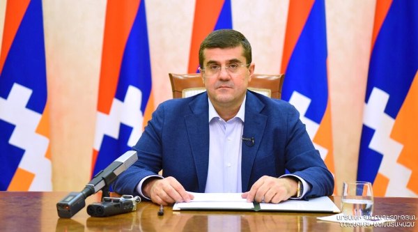 Есть контакт, но без подвижек: президент Арцаха рассказал об общении с Азербайджаном — Financial Times