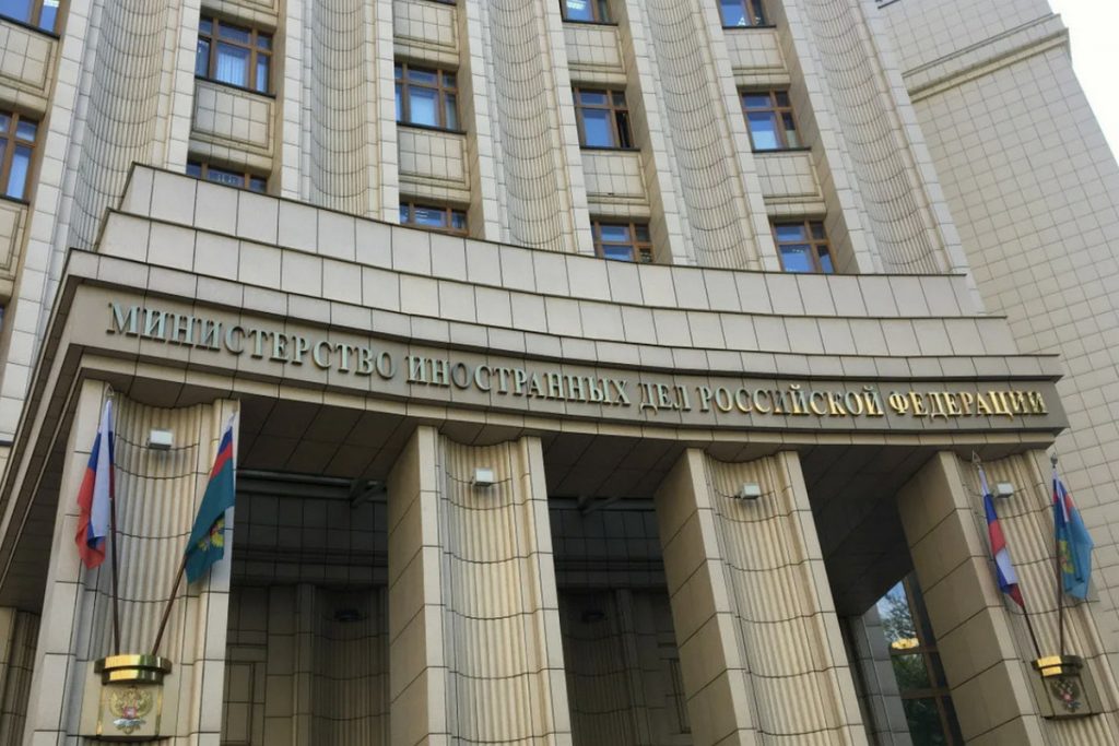 Москва считает невозможным обсуждение мирного договора с Японией — Financial Times