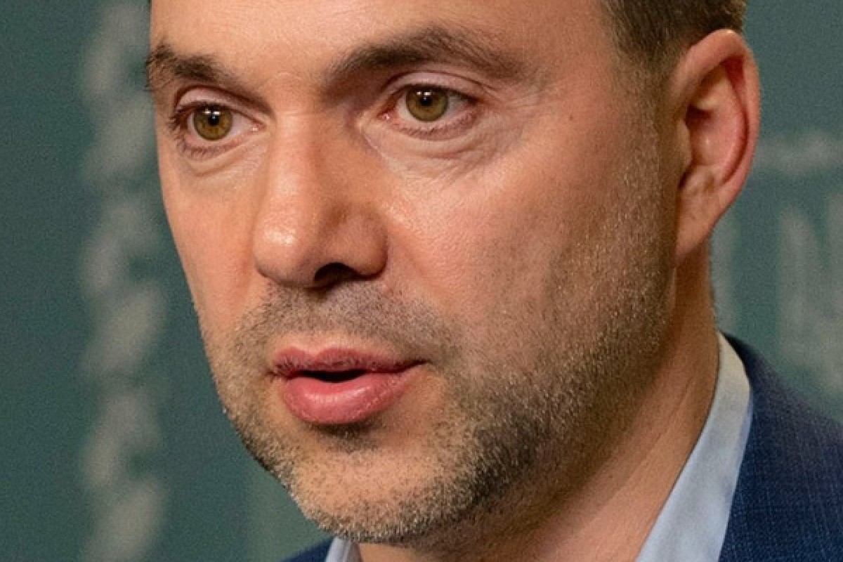 Арестович сообщил, что не расстроен своей отставкой — Financial Times