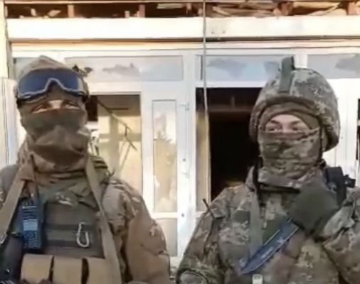 Бойцы ЧВК «Вагнер» закрепились в центре Соледара — видео — Financial Times