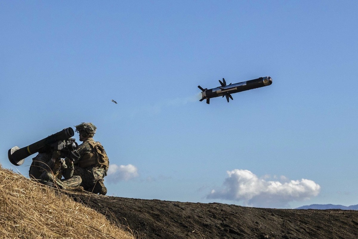 В США назвали срок восстановления опустевших из-за помощи Киеву арсеналов — Financial Times