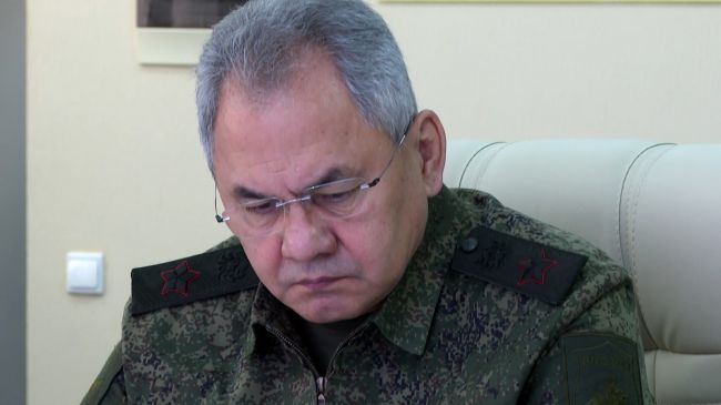 Шойгу побывал с инспекцией в группировке войск «Восток» в зоне СВО — Financial Times