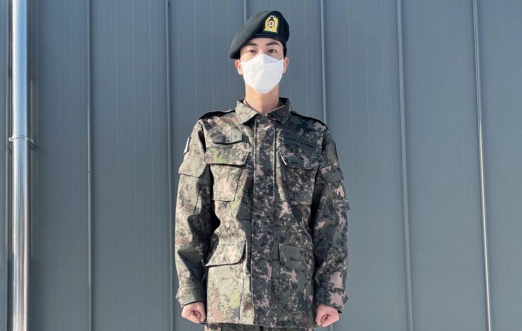 Джин из BTS завершил пятинедельную базовую военную подготовку — Fil