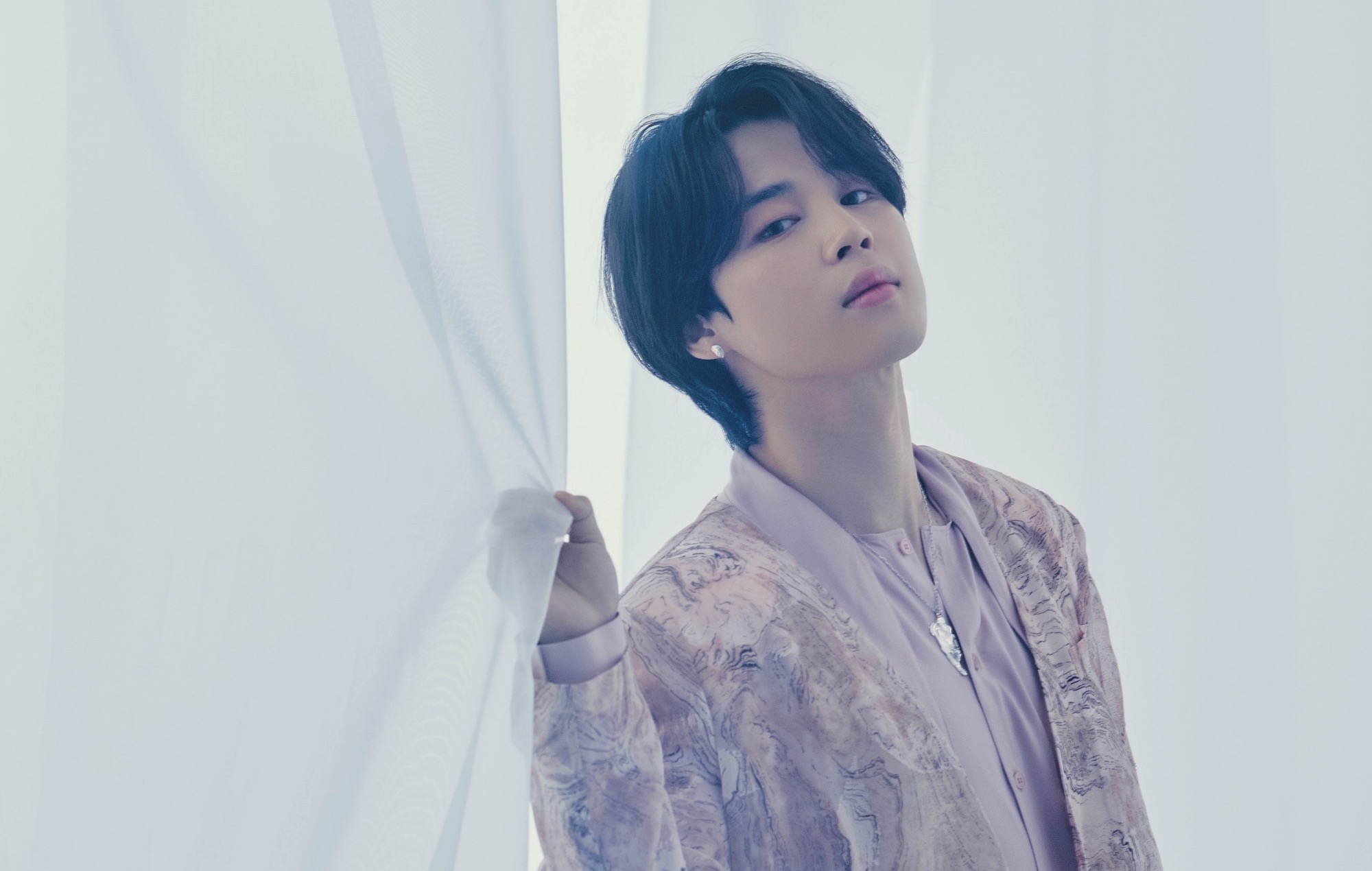 Сообщается, что Чимин из BTS готовится выпустить свой дебютный сольный альбом — Fil