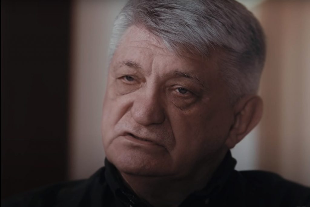 Режиссер Сокуров назвал безумием предложение вырезать сцены с неугодными актерами — Financial Times