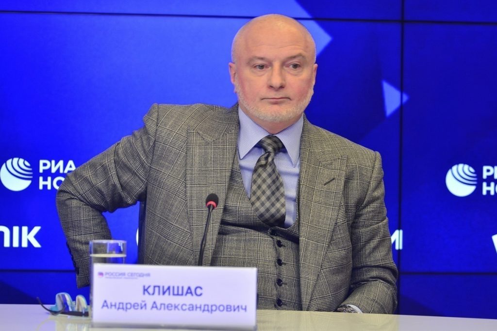 Сенатор Клишас призвал ввести зеркальные правила выдачи виз иностранцам — Financial Times
