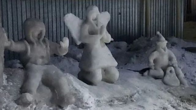 Аллею из ледяных фигур создал житель Костанайской области
