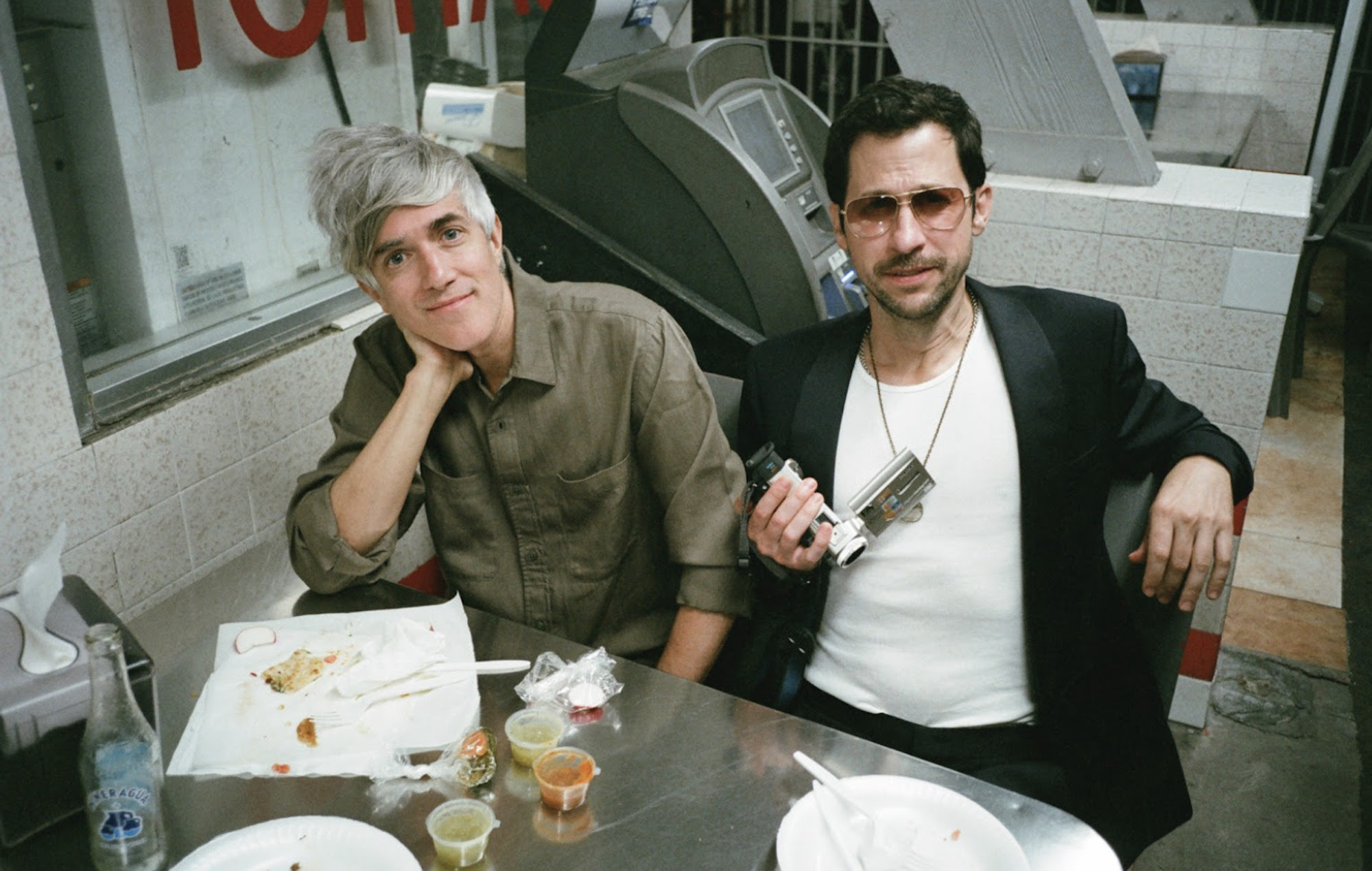 Послушайте новый фанковый сингл We Are Scientists «Settled Accounts» — Fil