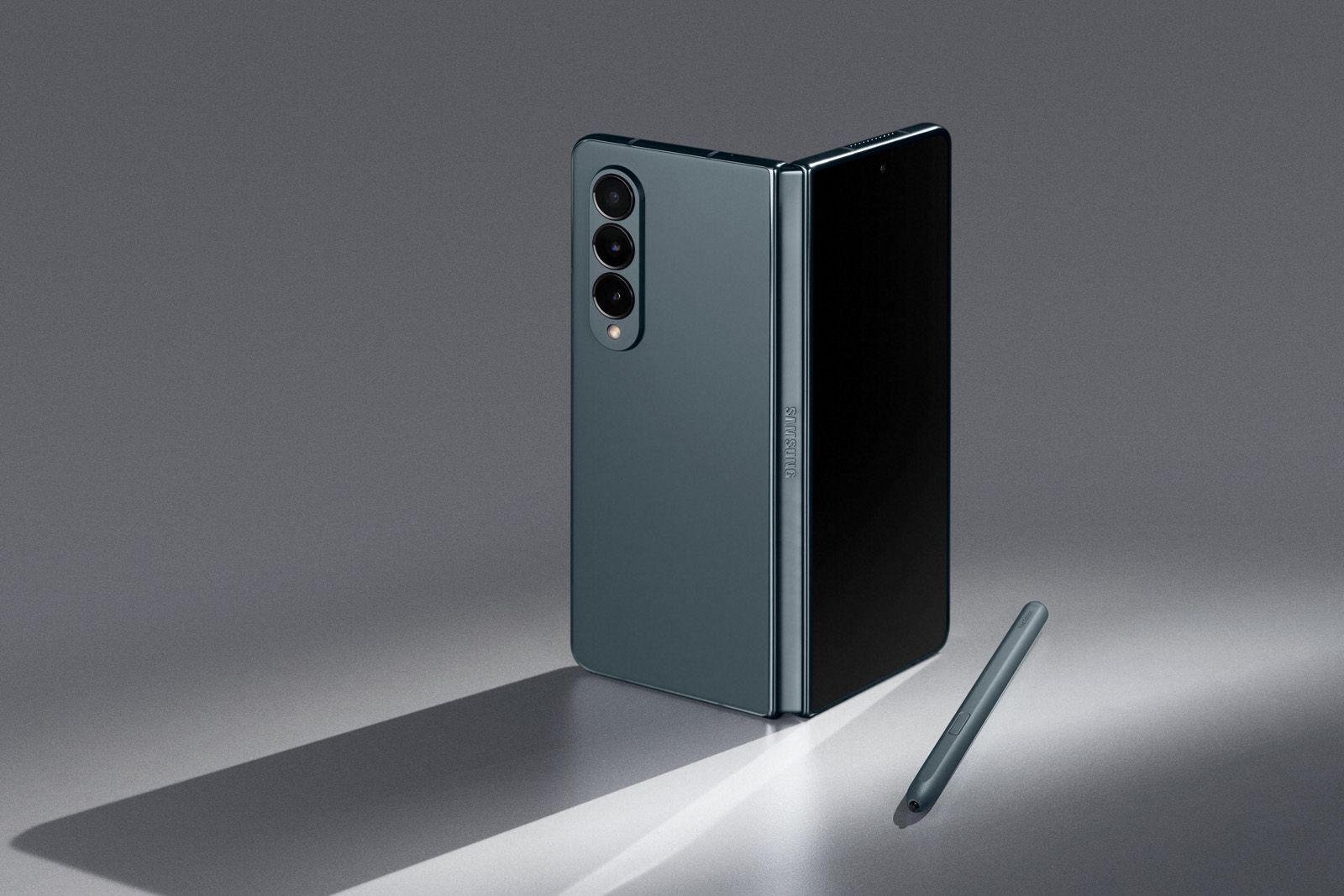 Слухи о Samsung Galaxy Z Fold 5 льют холодную воду на наши мечты о бункере для стилусов
