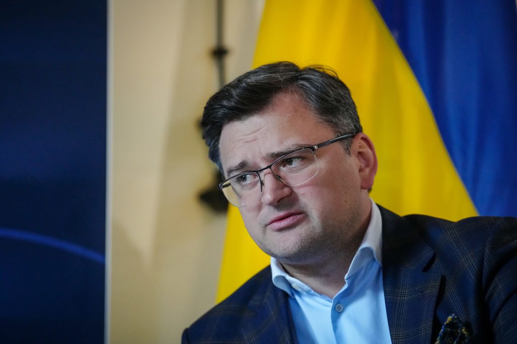 Кулеба назвал возможного посредника между РФ и Украиной — Financial Times