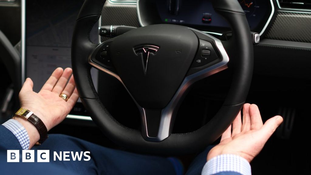 Tesla отзывает 363 000 автомобилей из-за программного обеспечения для самостоятельного вождения