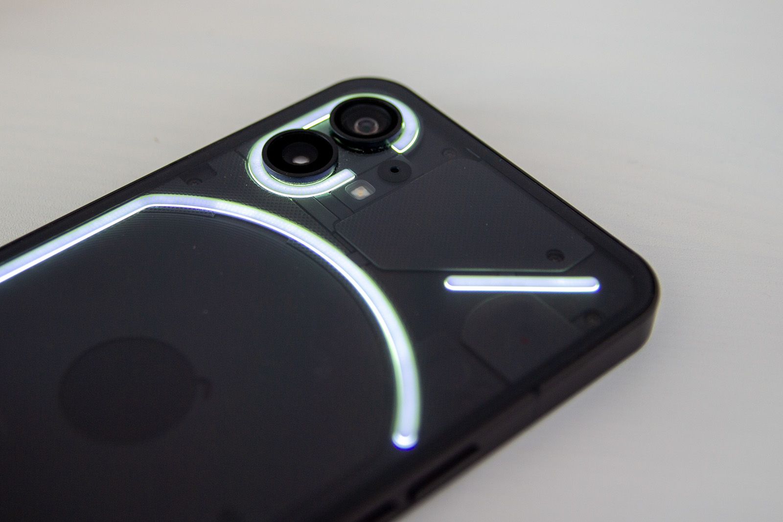 Первая утечка телефона Nothing Phone (2) со спецификациями и дразнящим окном выпуска