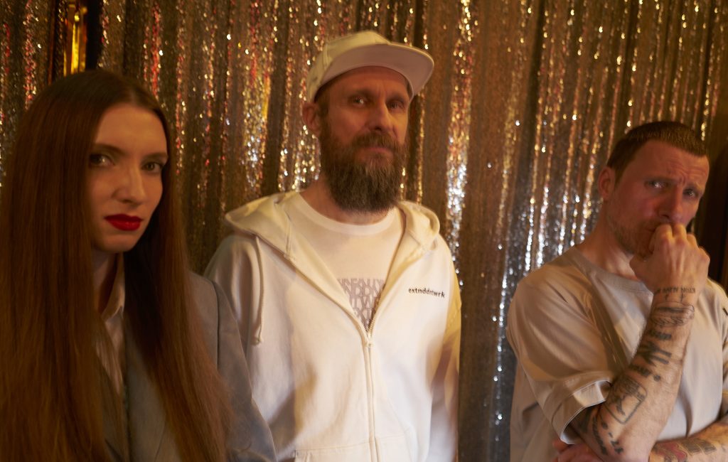 Sleaford Mods выпустили новый сингл «Force 10 From Navarone» с участием Флоренс Шоу из Dry Cleaning. — Fil