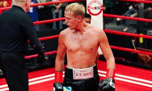 Казахстанский боксер одержал победу нокаутом в бою за титул WBA