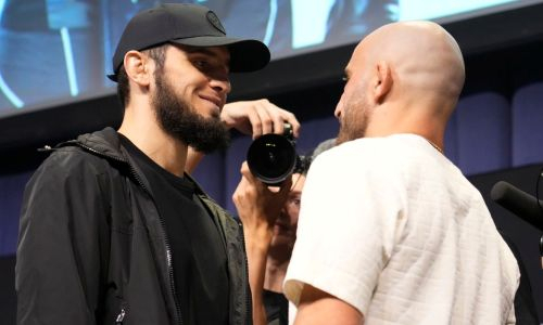 Сколько заработают Махачев и Волкановски за чемпионский бой UFC