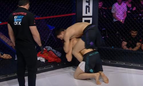 Казахстанский боец MMA «удосрочил» соперника в первом раунде
