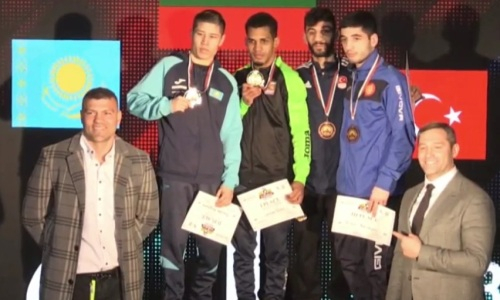 Какое место занял Казахстан в медальном зачете малого чемпионата мира по боксу