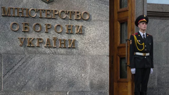 В Раде предложили изменить закон о назначении главы Минобороны Украины — Financial Times