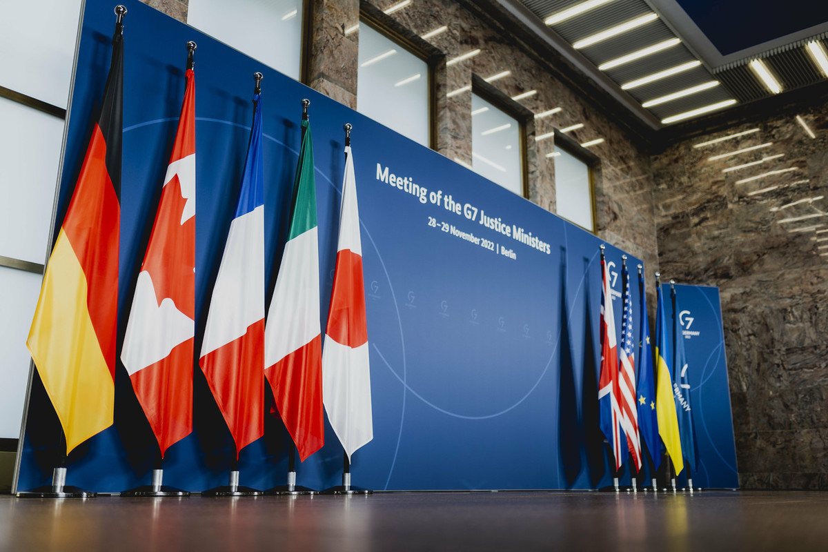 Страны G7 намерены продолжать оказывать военную поддержку Украине — Financial Times
