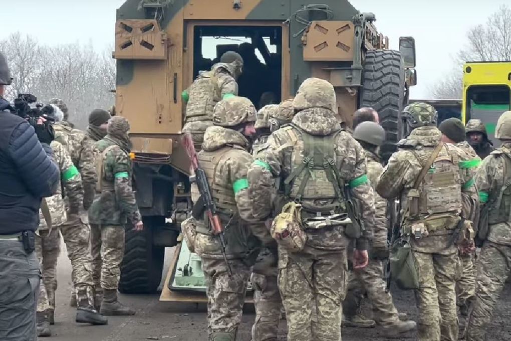 Французский политик Филиппо призвал перестать поставлять оружие Украине из-за коррупции — Financial Times