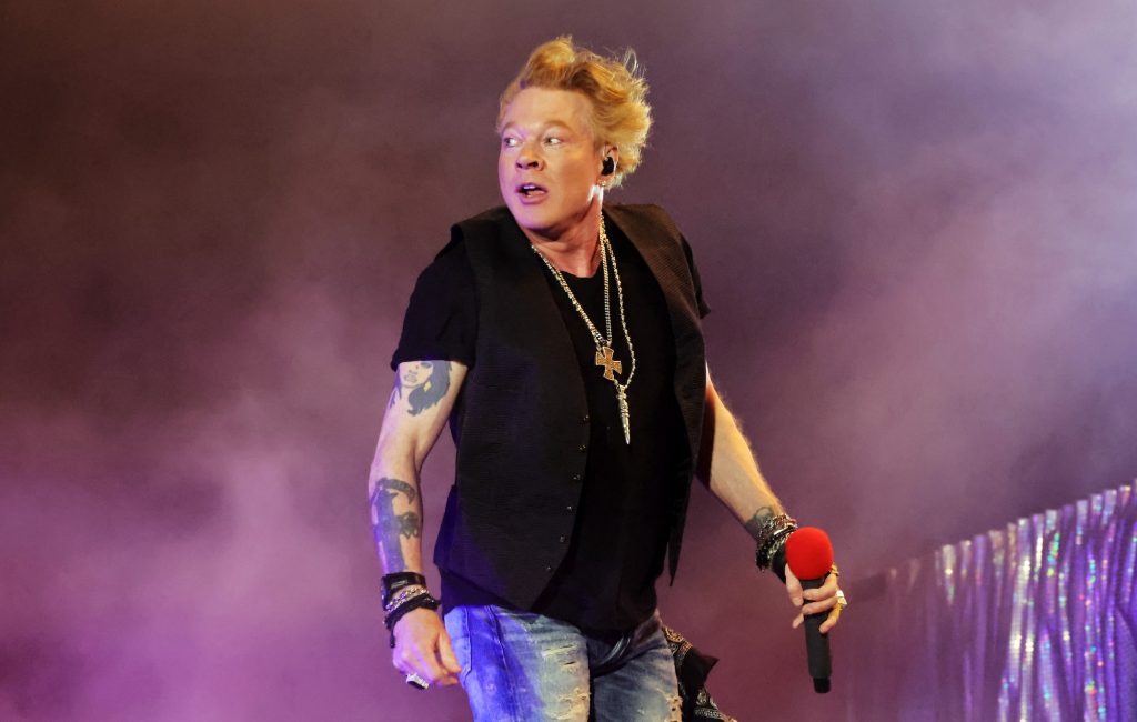 Guns N’ Roses спонсирует команду NASCAR на Daytona 500 — Fil
