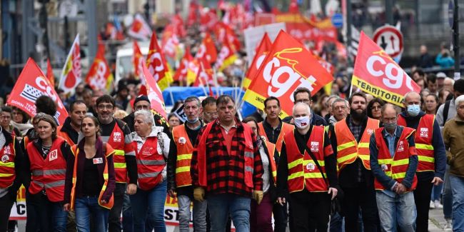 Массовые протесты против пенсионной реформы прошли во Франции — Financial Times