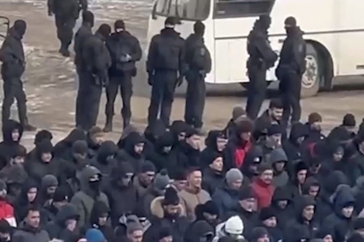 В Екатеринбурге полиция провела рейд в мечети во время молитвы — Financial Times