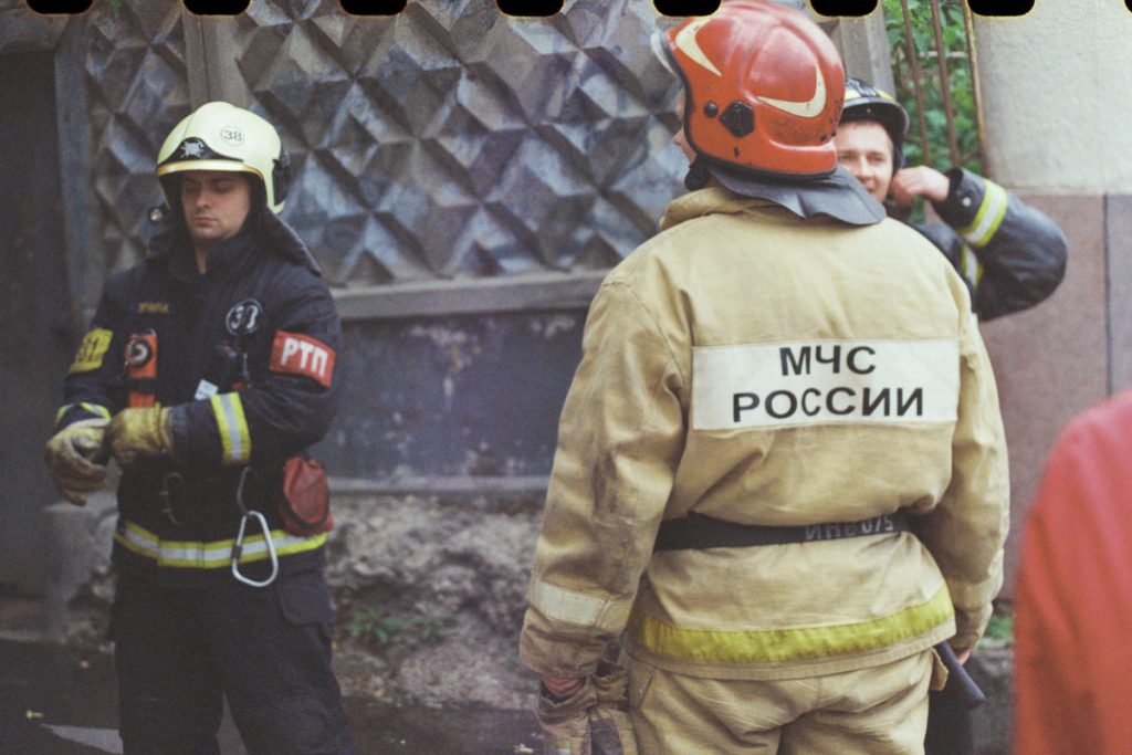 Спасатели завершили разбор завалов жилого дома в Новосибирске — Financial Times