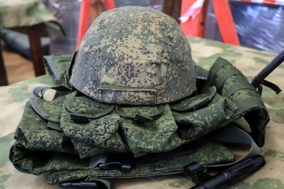 В Минобороны назвали точную цену летнего комплекта формы для участников СВО — Financial Times
