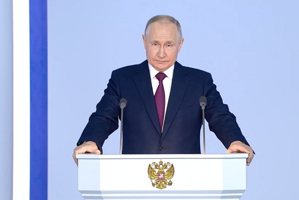 РИА Новости: Путин взорвал информационную бомбу — Financial Times
