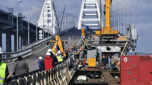 Установлен последний пролет на левой стороне автомобильной части Крымского моста — Financial Times