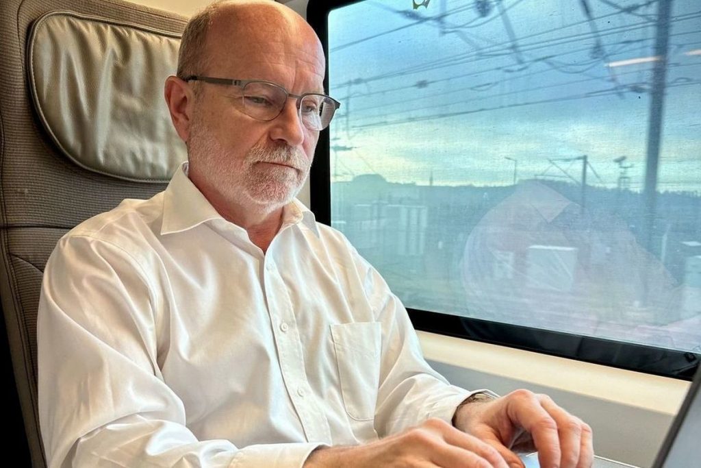 Глава МИД Словакии Качер обматерил Орбана на русском языке — Financial Times