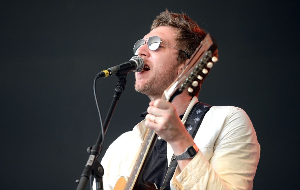 Гамильтон Лейтхаузер из The Walkmen отправил прах незнакомца по почте — Fil