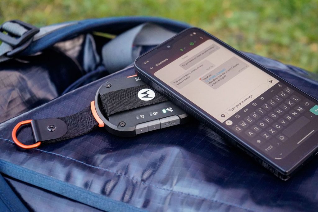 Motorola объявляет о спутниковой точке доступа, которая добавит спутниковую связь к любому iPhone или Android