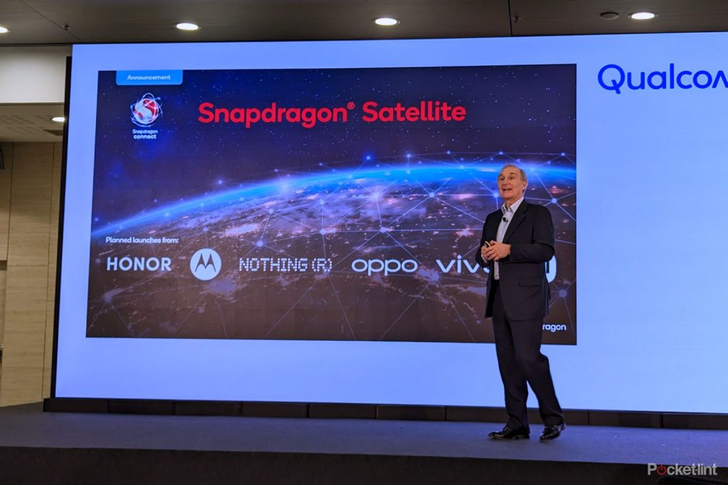 Началась новая космическая гонка, поскольку Qualcomm объявляет о партнерах для Snapdragon Satellite, включая некоторые из крупнейших брендов Android.