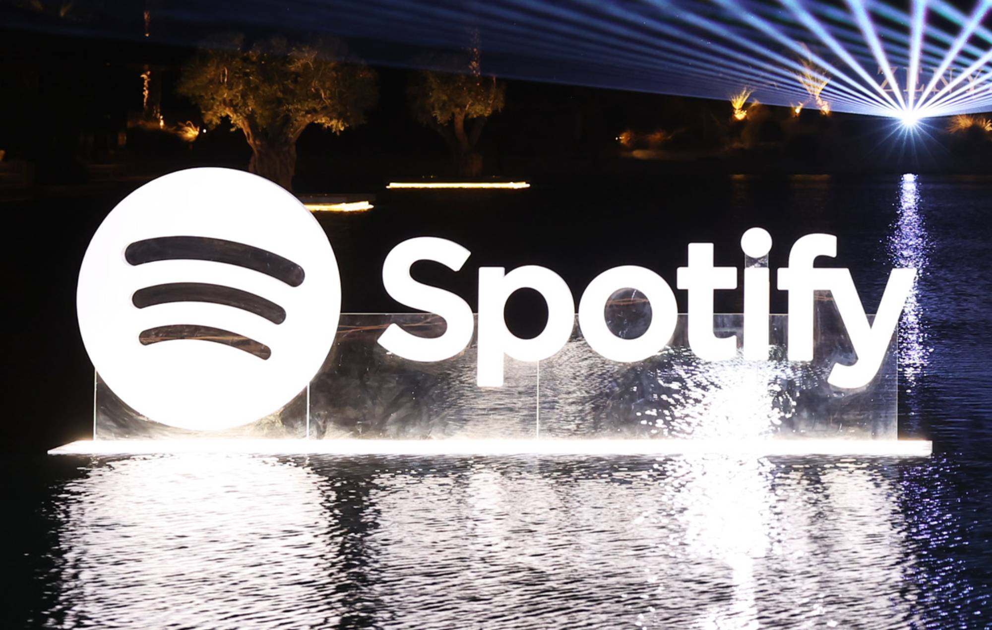 Spotify стал первой потоковой платформой с более чем 200 миллионами платных подписчиков. — Fil