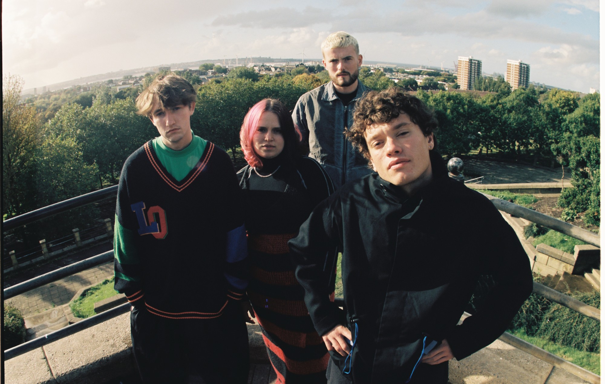 STONE поделились хриплым гимном вечеринки «I Let Go» — Fil