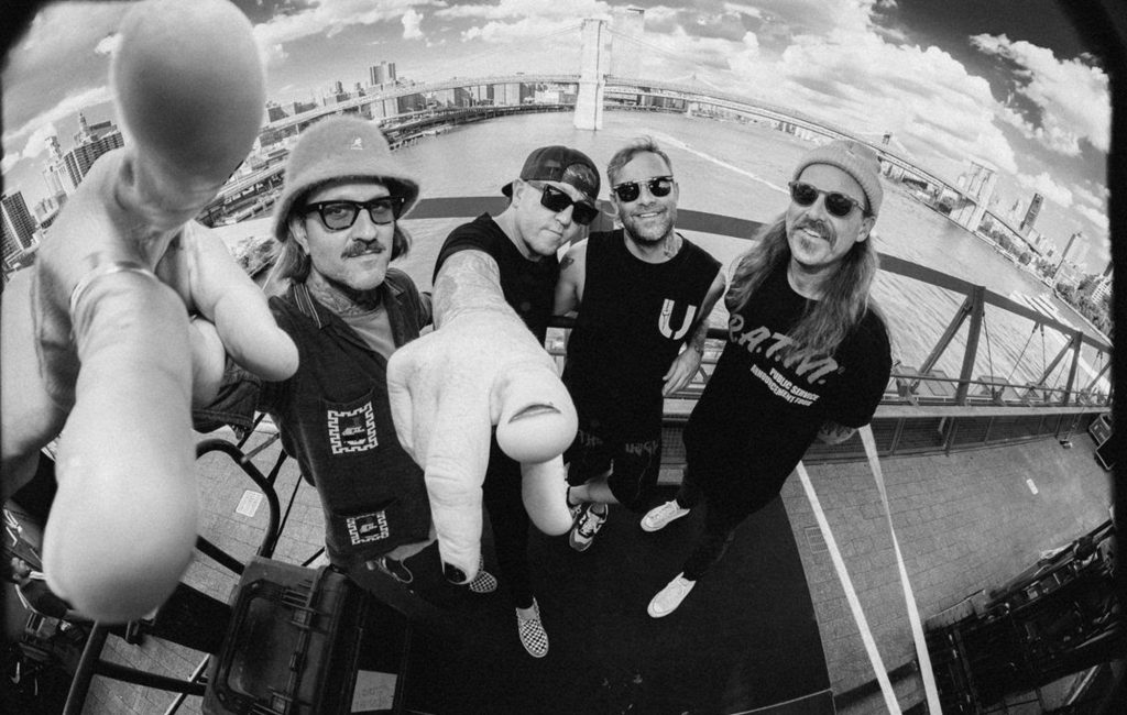 The Used анонсировали новый альбом «Toxic Positivity» с яростным синглом «People Are Vomit» — Fil